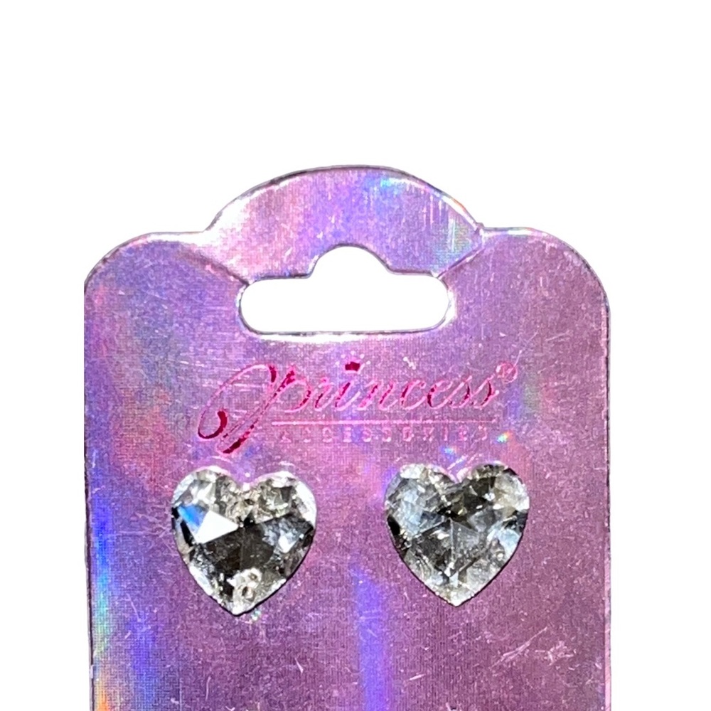•Heart Diamond Stud Earrings• - Picture 2 of 3